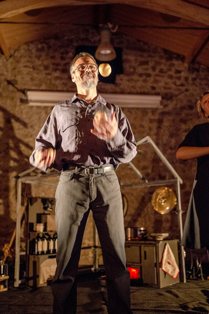 Peuplier et les cailloux secs - jonglerie
