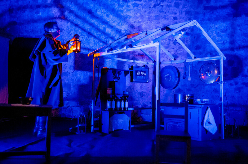 Peuplier et les cailloux secs